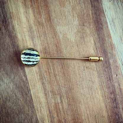 ハットピン 白黒 縞柄 男女兼用 金 ラペルピン