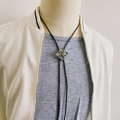 ループタイ 革 白黒 メンズアクセサリー ループタイ