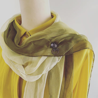 眼鏡ホルダーピンブローチ 紫 ユリ 花 TAMARUSAN