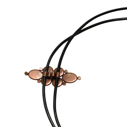 革紐 ループタイ 赤 フリンジ 黒 TAMARUSAN