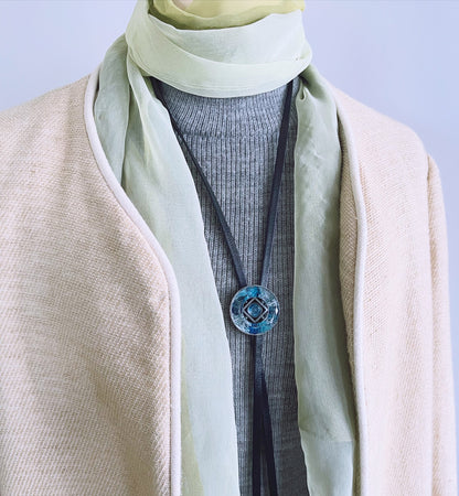 革紐ループタイ ユリ 青 男女兼用 クールビズ TAMARUSAN