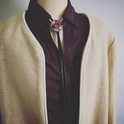 革紐ループタイ ユリ 赤 男女兼用 TAMARUSAN