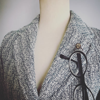 眼鏡ホルダーピンブローチ ブラウン シダ 眼鏡ホルダーブローチ