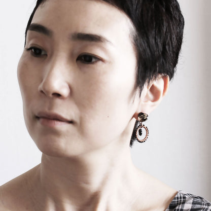 ピアス 茶色 キャッチ飾り ミニフープ ハート オニキス TAMARUSAN