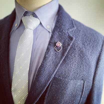 眼鏡ホルダーピンブローチ 飛行機 紫 TAMARUSAN