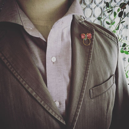 蝶 メガネホルダー ピンブローチ 血赤珊瑚 24k ピンク TAMARUSAN