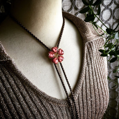 組紐ループタイ 花 血赤珊瑚 正絹 ピンク 男女兼用 ループタイ