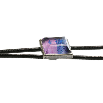 革紐ループタイ 紫 四角 樹脂 TAMARUSAN