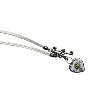 眼鏡ホルダー ハート グレー 革紐 男女兼用 TAMARUSAN