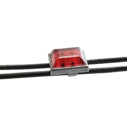 革紐ループタイ 赤 スクエア カジュアル ボタン TAMARUSAN