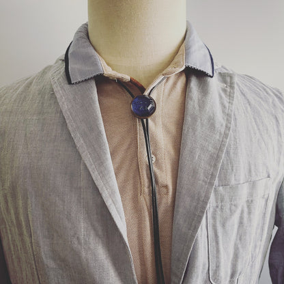 革紐ループタイ 青 ボタン メンズアクセサリー TAMARUSAN