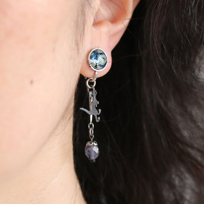 アシンメトリーイヤリング 恐竜 紺 TAMARUSAN