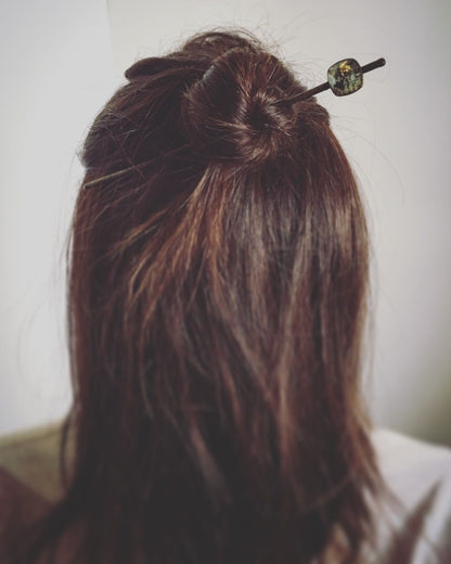 一本挿し 玉かんざし 恐竜 緑 TAMARUSAN