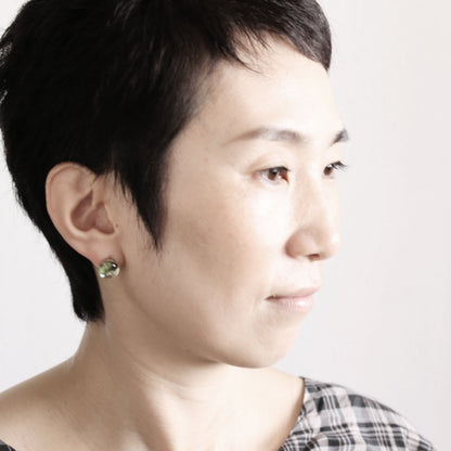 ピアス 恐竜 紺色 純銀粉 シンプル TAMARUSAN