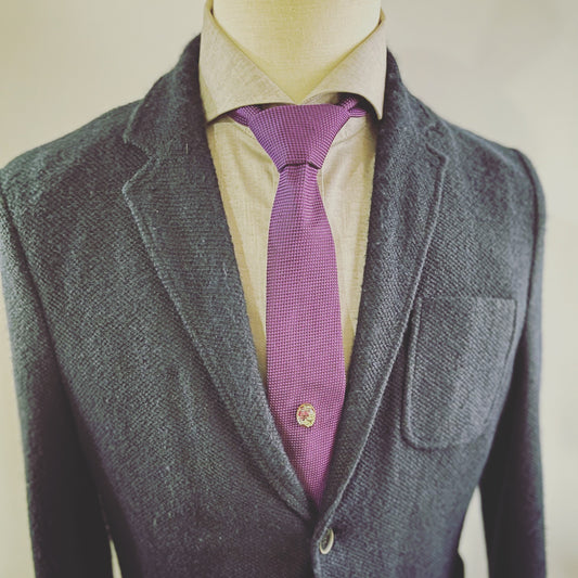 タイタックピン 恐竜 赤紫 楕円 TAMARUSAN