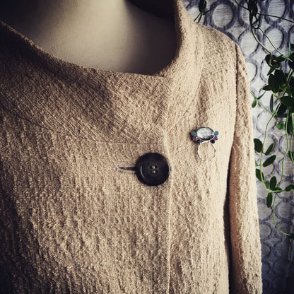 眼鏡ホルダー ピンブローチ パープル 男女兼用 TAMARUSAN