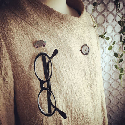 眼鏡ホルダー ピンブローチ パープル 男女兼用 TAMARUSAN