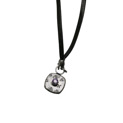 眼鏡ホルダー 革紐 グレー ハンミョウ ネックレス TAMARUSAN