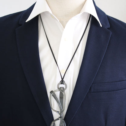 眼鏡ホルダー 革紐 グレー ハンミョウ ネックレス TAMARUSAN