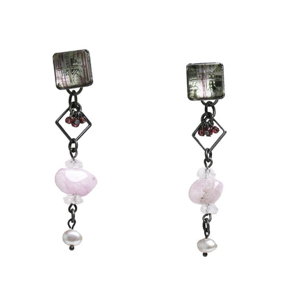 ハンミョウ ピアス ピンク 樹脂 キャッチに飾り TAMARUSAN