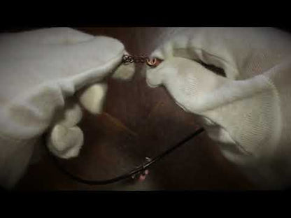 革紐眼鏡ホルダーの使い方