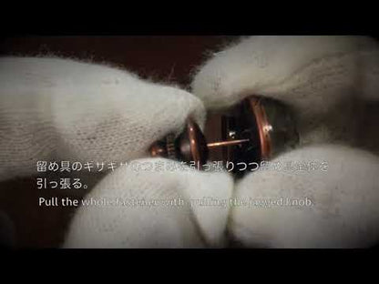 眼鏡ホルダーピンブローチの使い方