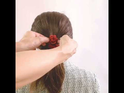 ミニかんざしバレッタ 蝶 臙脂 シルク 水色