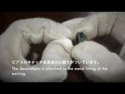 フープピアス 青 ラピスラズリ ユリ