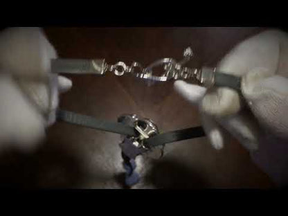 革紐ループタイの使い方