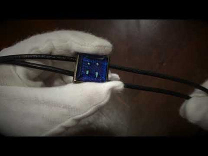 革紐ループタイの使い方