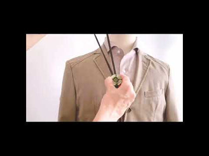 ループタイ 緑 革紐 黒 ドーナツ型