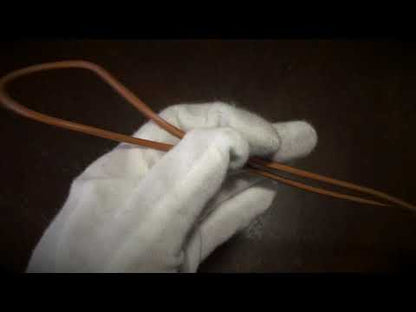 革紐ループタイの使い方