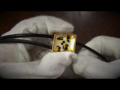 革紐ループタイ