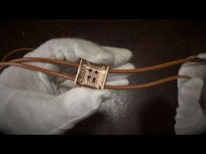 革紐ループタイの使い方