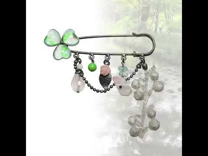 花 安全ピン型ブローチ 赤 金