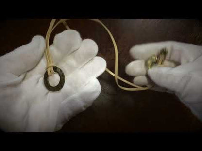 眼鏡ホルダー 革紐 2way 男女兼用 老眼鏡 菊