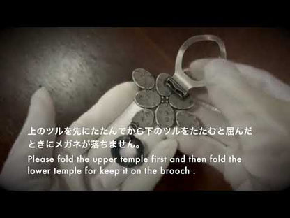 眼鏡ホルダーピンブローチの使い方