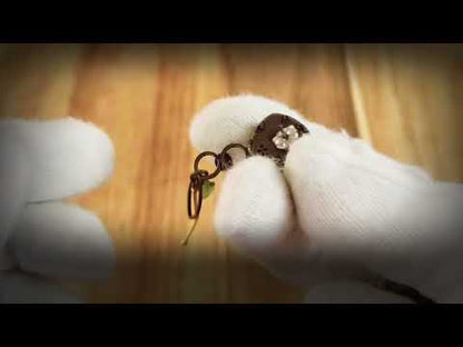 ピアスの着け方