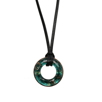 眼鏡ホルダー 革紐 ドーナツリング エメラルドグリーン TAMARUSAN