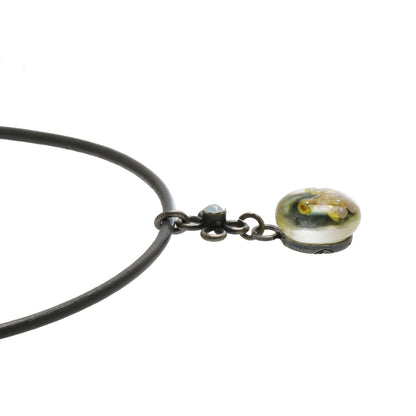 チョーカー 革紐 グレー 水色 水晶 TAMARUSAN