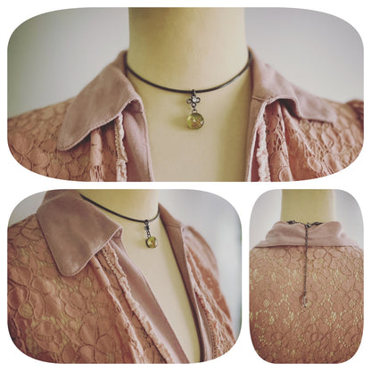 チョーカー 革紐 グレー 水色 水晶 TAMARUSAN