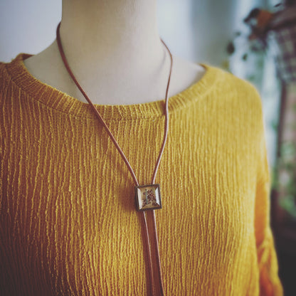 革紐ループタイ ピンク カジュアル クールビズ TAMARUSAN