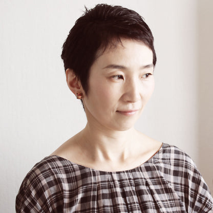 イヤリング カニ 赤 金 シンプル 軽量 TAMARUSAN