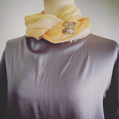 ブローチ 四つ葉 レモン ピンク 天然石 TAMARUSAN