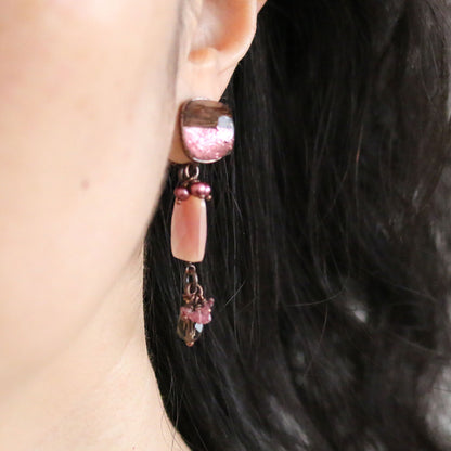 アシンメトリーイヤリング ピンクラメ 木目 TAMARUSAN