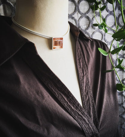 チョーカー 白革紐 ピンク ラメ ２連 TAMARUSAN