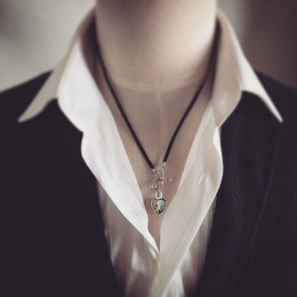 眼鏡ホルダー ハート 森 革紐 2way ネックレス 緑 TAMARUSAN