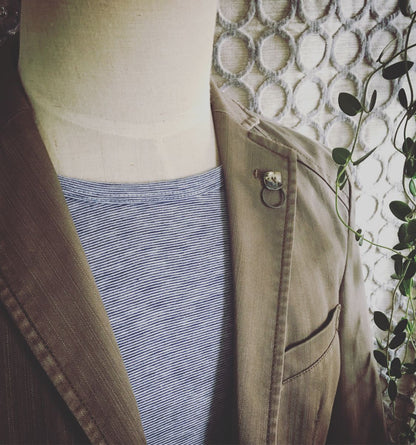 眼鏡ホルダーピンブローチ 音符 ブルー 男女兼用 TAMARUSAN