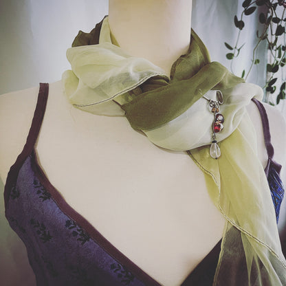 蝶 安全ピン型ブローチ 赤 Sサイズ 安全ピン