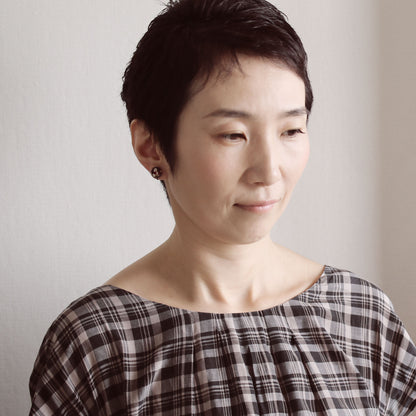 イヤリング 赤 シンプル 樹脂 TAMARUSAN